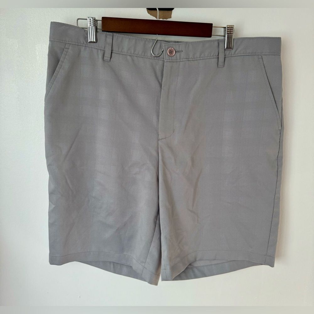Shark Greg Norman Tasso Elba Mens Grey Golf Shorts Flat Front Slim Fit Size 36